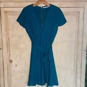 Alice + Olivia Adrianna Short Sleeve Faux Wrap Dress Turquoise Size 6